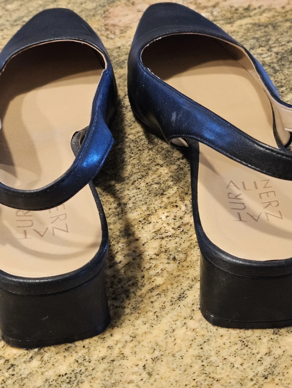 Black Naturalizer Slingback Pointed-Toe Low Block Heel Women's Pumps Sz 9 - Picture 4 of 8